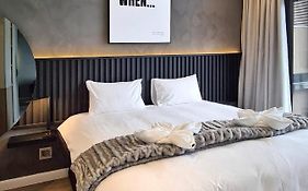 11 Floors In The Sky - Luxurious 1 Bedroom